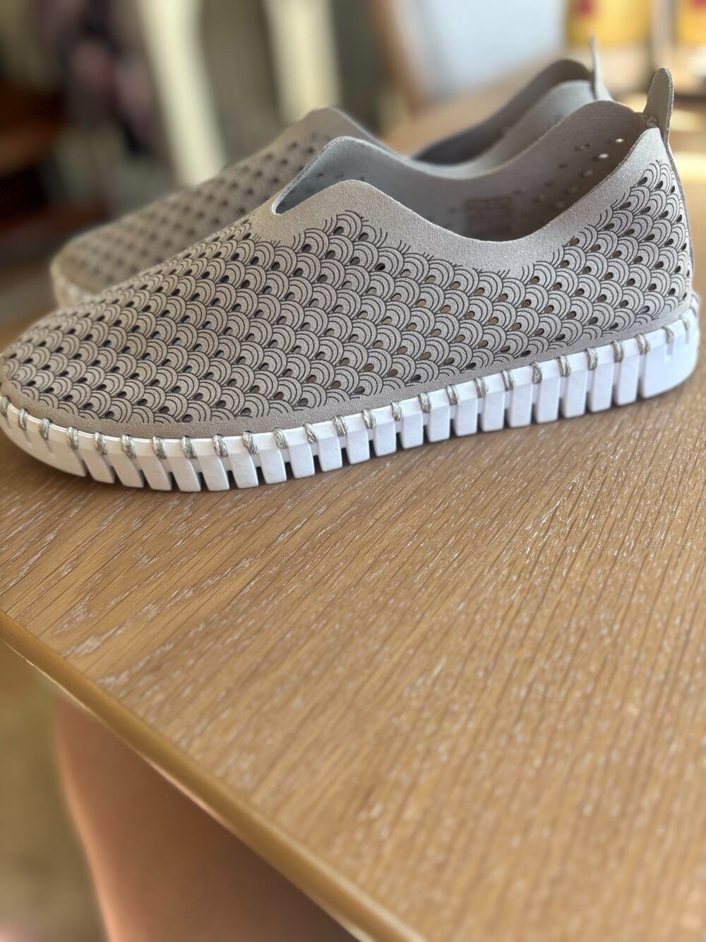 Ilse Jacobsen Tulip 139 Perforated Slip-On Flats Brown Size 39 / US 8.5